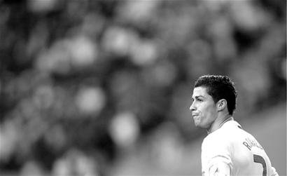 荷甲战报：罗兹破门，博尔赫斯扳平，费耶诺德1-1特温特（荷甲速递：罗兹先拔头筹，博尔赫斯追平，费耶诺德1-1战平特温特）