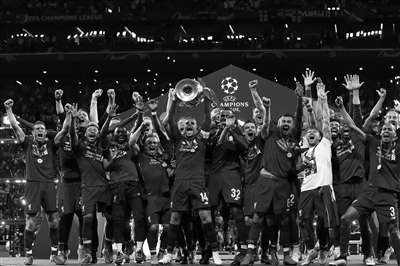 英超夺冠赔率：红军受阻仍领跑 曼城1赔101掉队（英超争冠赔率：利物浦受挫仍居首，曼城1赔101跌出争冠行列）