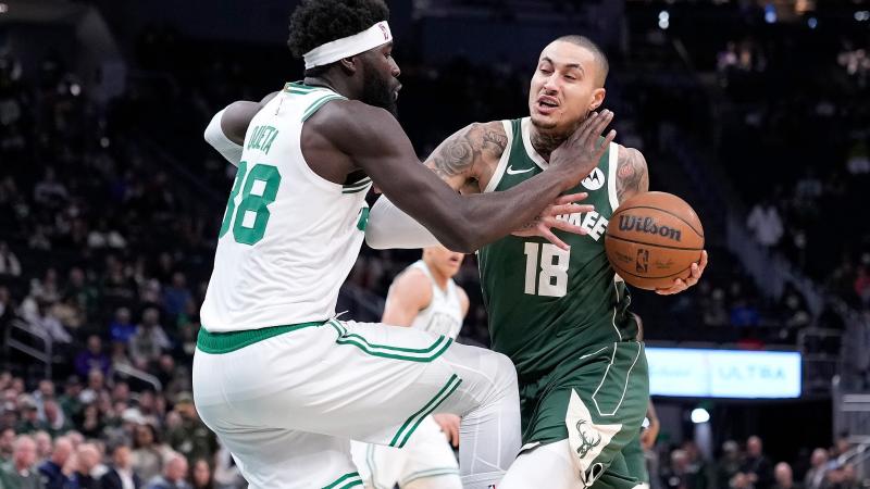 日本队以2-0击败加纳队，堂安律远射破门，阿布受伤离场，日本队近10场全胜，展现强大实力。（日本2-0加纳：堂安律远射建功，阿布伤退，日本近10场全胜展现强势）