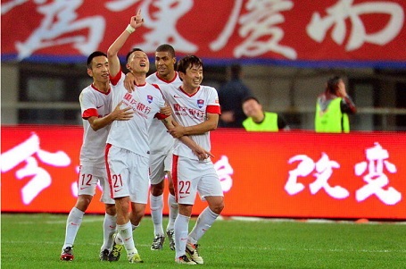 阿尔梅勒主帅：球队水平稳步上升，如果击败福图纳绝对算爆冷（阿尔梅勒主帅：球队稳步提升，若击败福图纳将属爆冷）