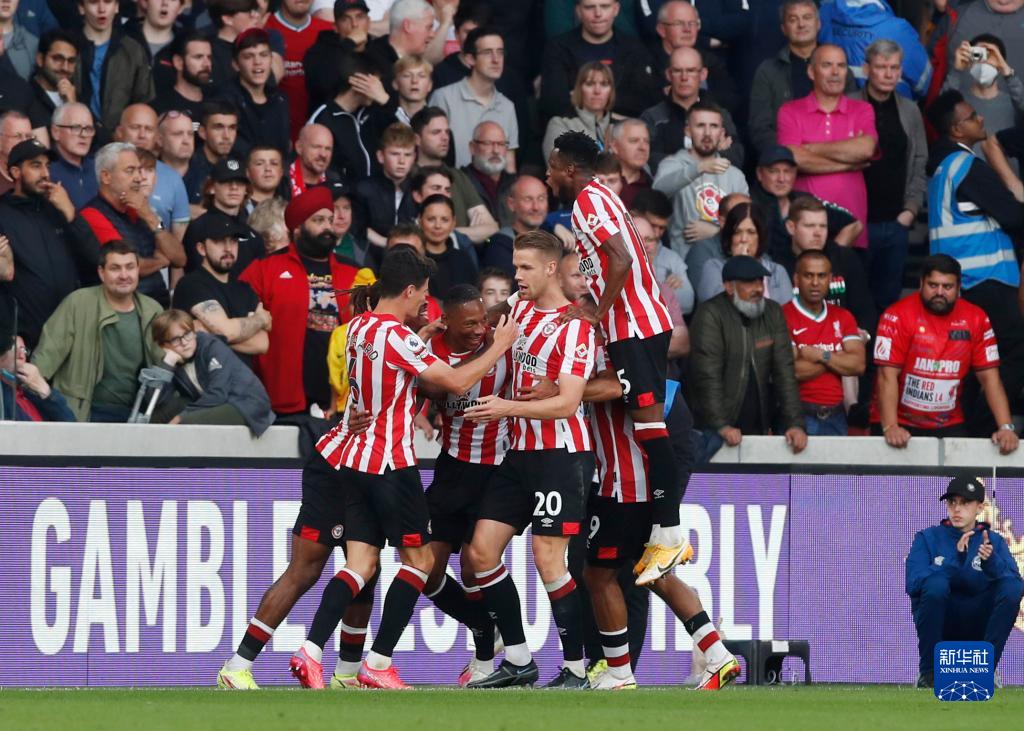 莱奥：我和囧叔经常交流，不仅聊足球，也聊生活中的方方面面（莱奥：我和囧叔沟通频繁，聊球也聊生活）