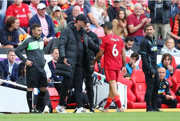 斯基拉：桑托斯在推进内马尔的续约，俱乐部有信心留下他（斯基拉：桑托斯正推动内马尔续约，俱乐部相信能留住他）