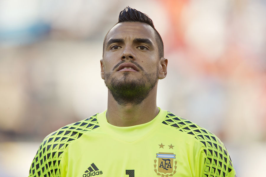 全市场：米兰正在寻找中锋，有意菲尔克鲁格和瑟洛特（全市场：米兰寻中锋补强，菲尔克鲁格与瑟洛特成候选）