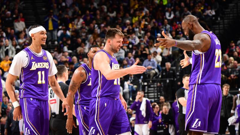 勇士让无爱德华兹的狼队拿到127分，此前3场连续失分不过百（勇士防线失守：缺少爱德华兹的森林狼轰下127分，打破其近三场失分不过百纪录）