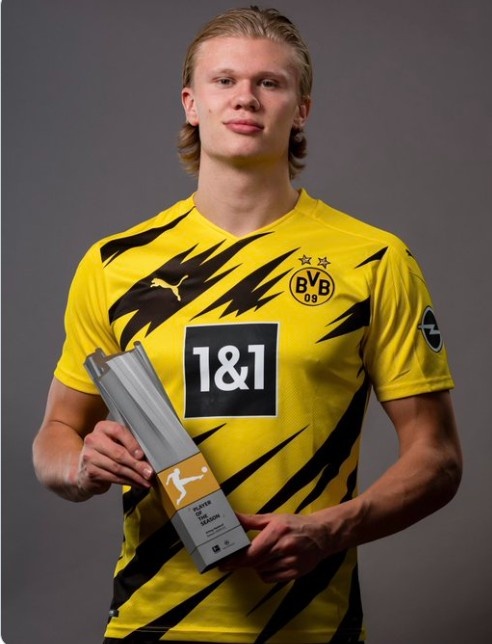 弗里克：拉菲尼亚回归对球队非常利好，我们仍有需要改进之处（弗里克：拉菲尼亚复出利好球队，但我们仍需提升）