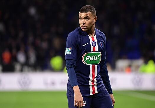 皇马客战阿拉维斯大名单：仅有5名后卫，其中包含两名二队后卫（皇马客场战阿拉维斯名单：后卫仅5人，其中两名来自二队）