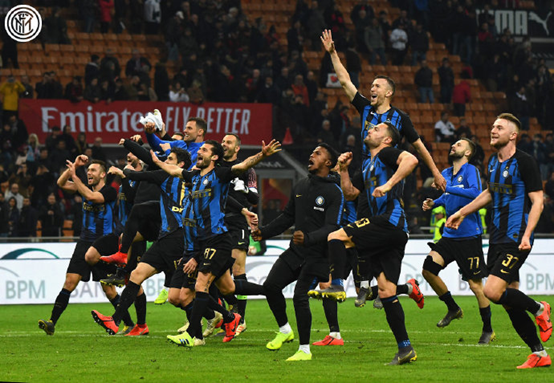 环球足球奖年度最佳教练候选：恩里克、斯洛特、弗里克在列（恩里克、斯洛特、弗里克入围环球足球奖年度最佳教练候选）