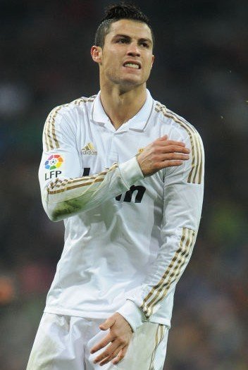 复制粘贴？米兰和乌迪内斯均被吹两球，都是越位+队友犯规无效（似曾相识！米兰与乌迪内斯各两球被判无效，皆因越位与队友犯规）