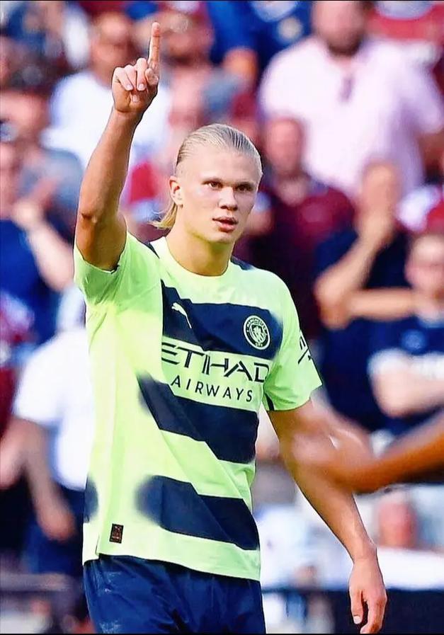 阿斯：英超俱乐部在密切关注罗克，他可能回归巴西11月大名单（阿斯：多家英超队紧盯罗克，有望重返巴西队11月大名单）